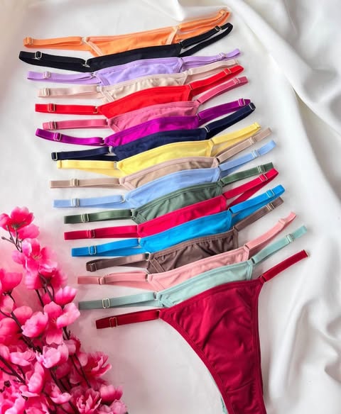 Tanga de Renda Sexy com Detalhe Pimentinha